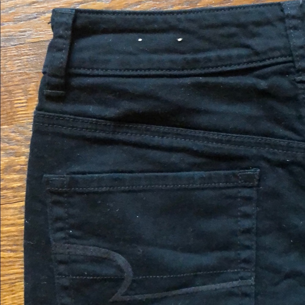 Black denim shorts, American Eagle, size 6 - Picture 5 of 5